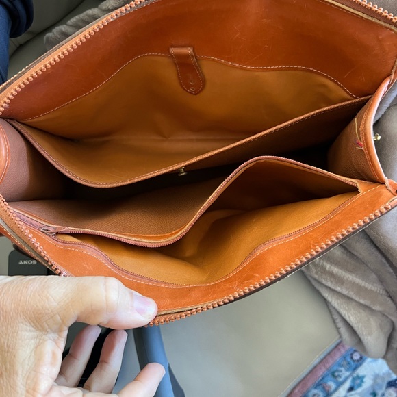 Dooney & Burke handbag with crossbody strap - Picture 4 of 5